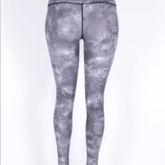Lululemon gray tie dye legging 6 - Picture 2 of 4